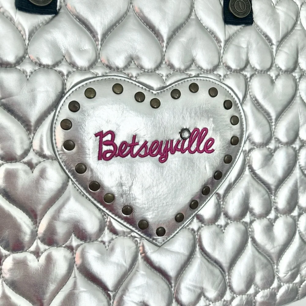 Betsey Johnson Vintage Rare Betseyville Silver Metallic Laptop Bag